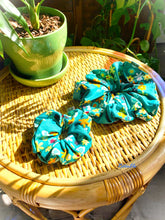 Load image into Gallery viewer, 70s Flowers Handmade Cotton Small Scrunchie