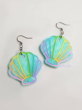 Load image into Gallery viewer, Pastel Rainbow Seashell Earrings