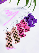 Load image into Gallery viewer, Checkered Wave Earrings