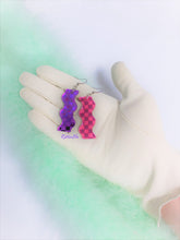 Load image into Gallery viewer, Checkered Wave Earrings