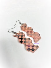 Load image into Gallery viewer, Checkered Wave Earrings