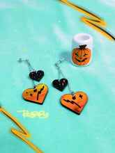 Load image into Gallery viewer, Orange and Violet Retro Mismatched Heart Earrings
