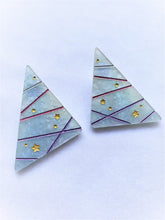 Load image into Gallery viewer, 80s Stud Blue Marble Triangle Earrings
