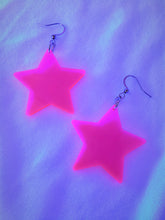 Load image into Gallery viewer, Fluorescent Pink Star Earrings
